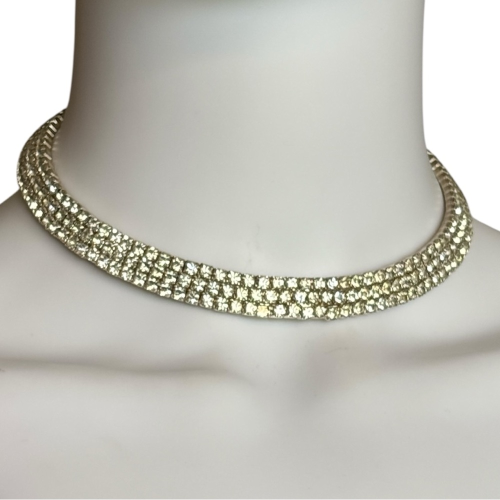 Vintage So Cute Elegant Silver Rhinestone Choker Necklace. - Picture 2 of 11